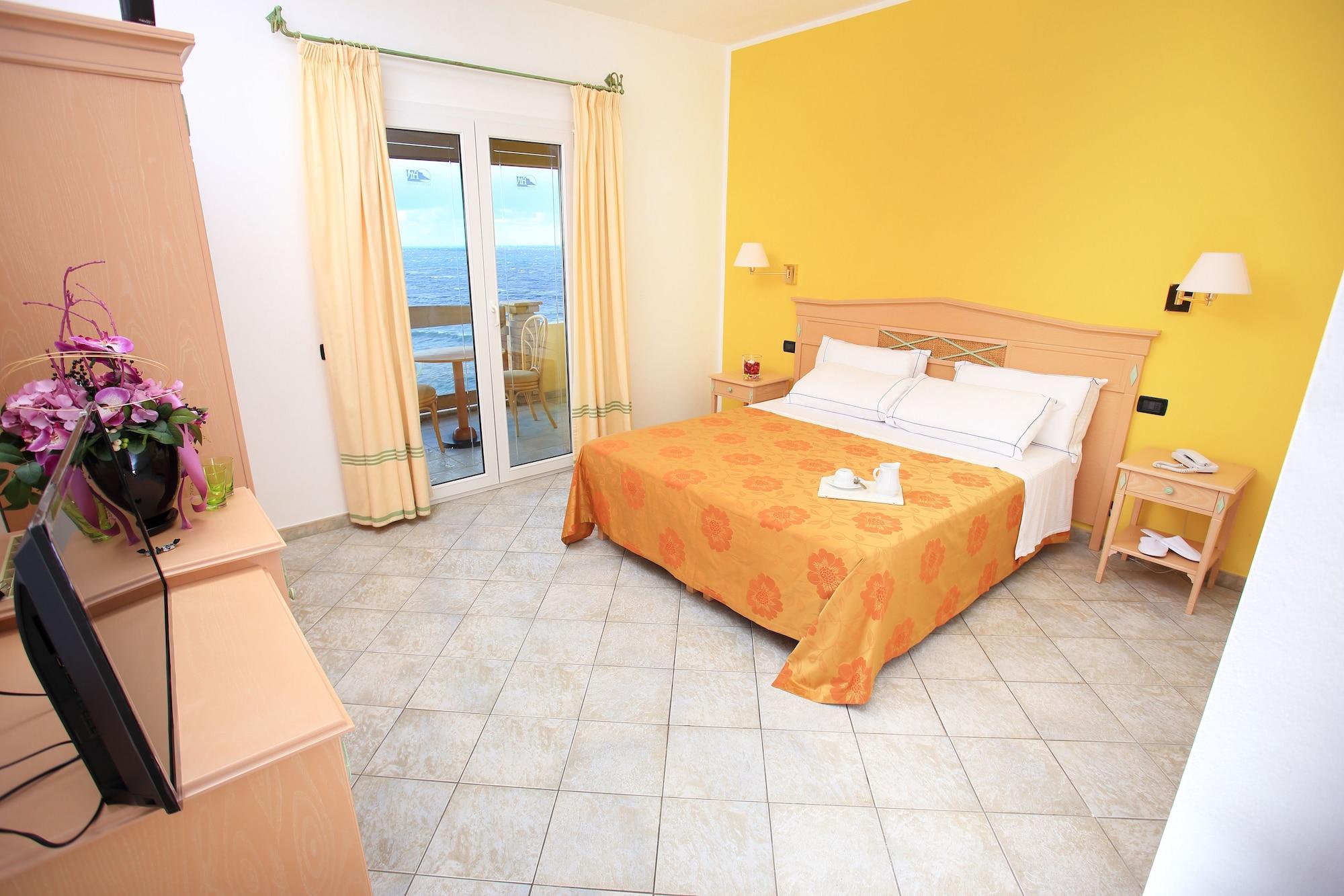 Hotel Nantis Castelsardo Exterior photo