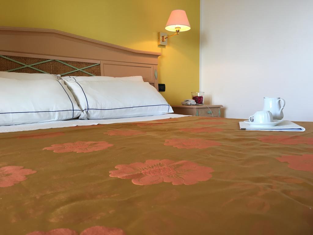 Hotel Nantis Castelsardo Exterior photo