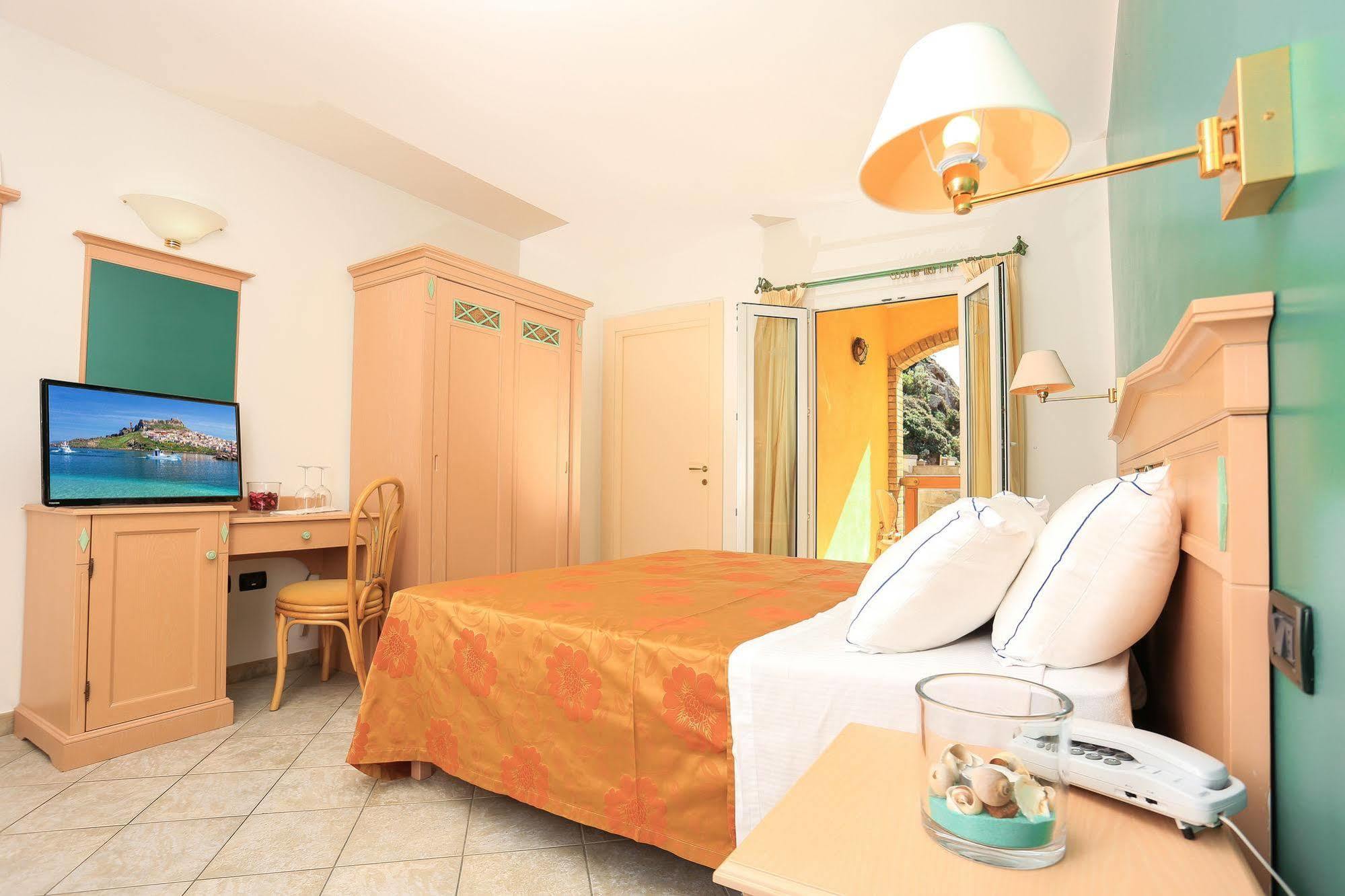 Hotel Nantis Castelsardo Exterior photo