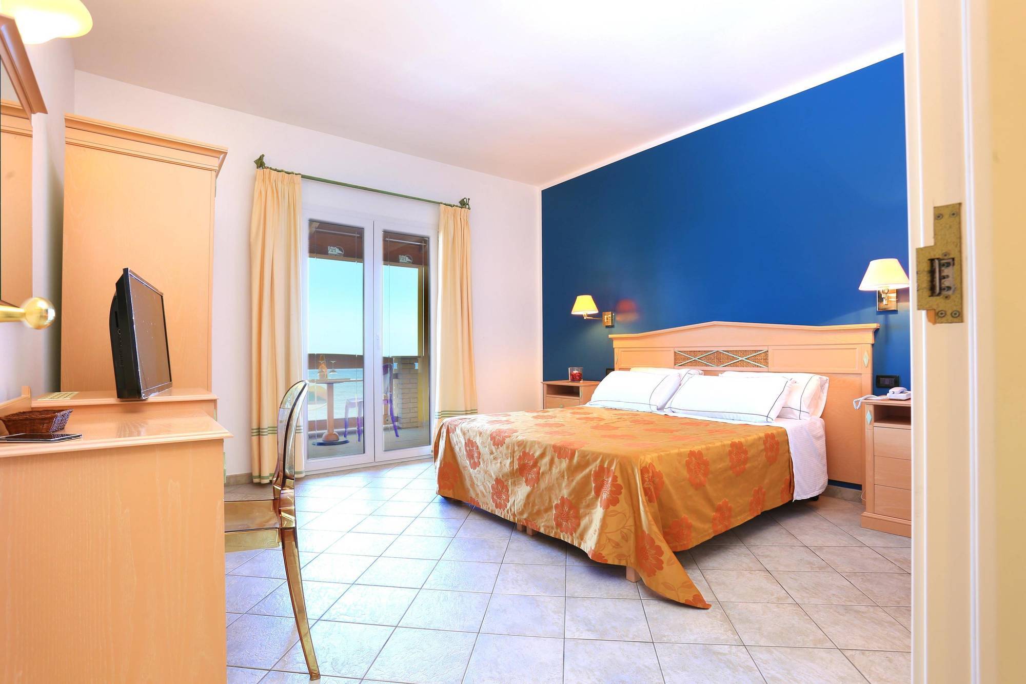 Hotel Nantis Castelsardo Exterior photo
