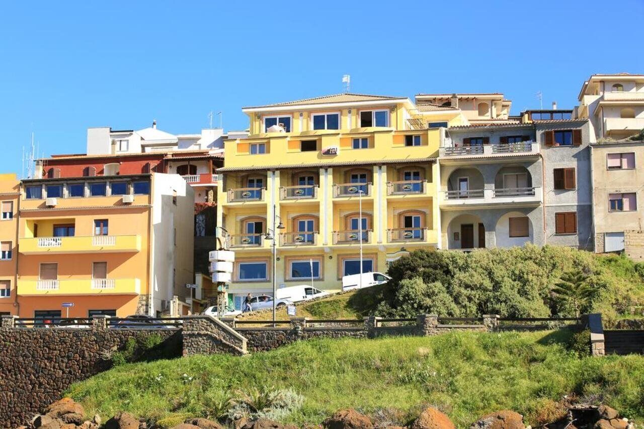 Hotel Nantis Castelsardo Exterior photo